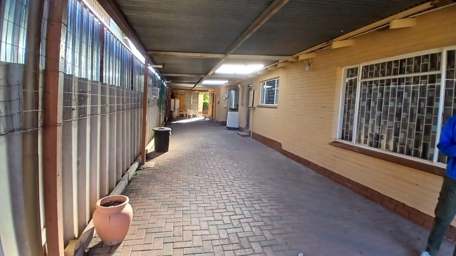 10 Bedroom Property for Sale in Brandwag Free State